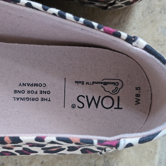 Animal Print Toms Slip On - Picture 2 of 5